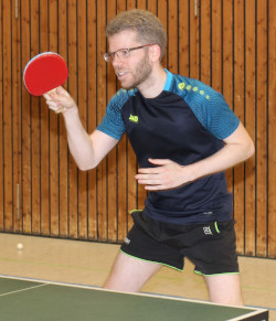 Elke Stremlow und Fabian Schwörer Einzel-Vereinsmeister des TTC Steinach Elke Stremlow und Fabian Schwörer Einzel-Vereinsmeister des TTC Steinach